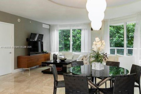 Condo in Sunny Isles Beach, Florida, 3 bedrooms  № 2012677 - photo 27