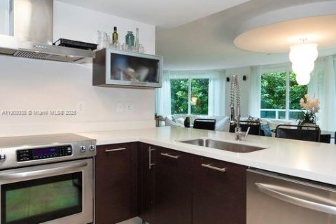 Condo in Sunny Isles Beach, Florida, 3 bedrooms  № 2012677 - photo 14