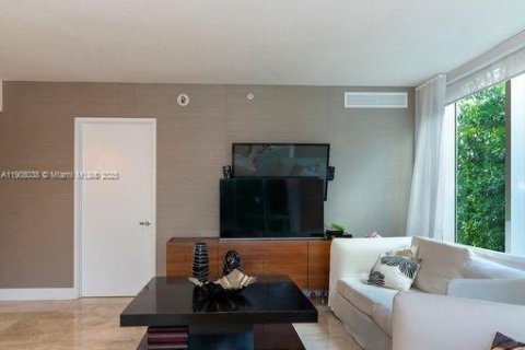 Condo in Sunny Isles Beach, Florida, 3 bedrooms  № 2012677 - photo 28