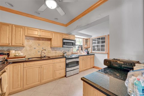 Casa en venta en Fort Lauderdale, Florida, 3 dormitorios, 224.45 m2 № 2087249 - foto 11
