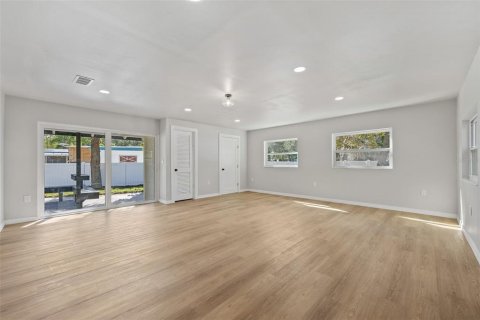 Villa ou maison à vendre à Orlando, Floride: 3 chambres, 128.67 m2 № 2277172 - photo 5