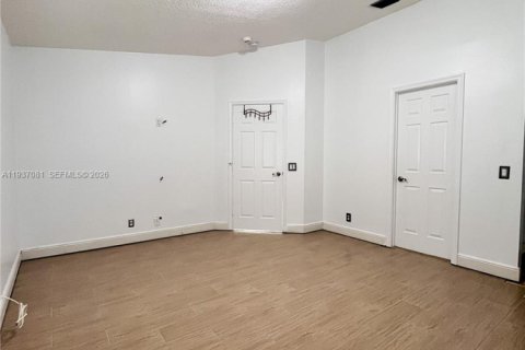 Снять в аренду виллу или дом в Мирамар, Флорида 2 спальни, 95.69м2, № 1995094 - фото 14