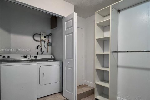 Снять в аренду виллу или дом в Мирамар, Флорида 2 спальни, 95.69м2, № 1995094 - фото 19