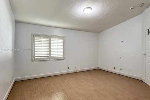 Снять в аренду виллу или дом в Мирамар, Флорида 2 спальни, 95.69м2, № 1995094 - фото 13