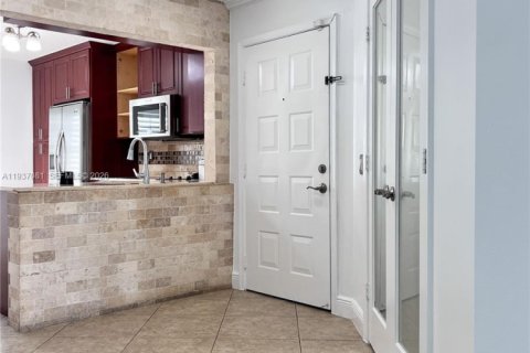 Снять в аренду виллу или дом в Мирамар, Флорида 2 спальни, 95.69м2, № 1995094 - фото 16