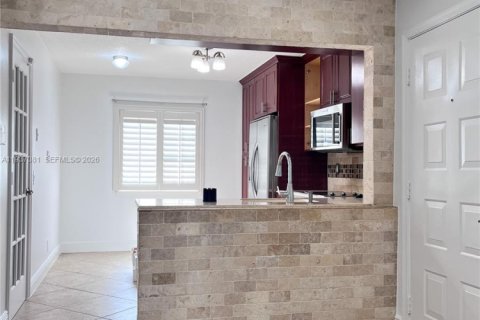 Снять в аренду виллу или дом в Мирамар, Флорида 2 спальни, 95.69м2, № 1995094 - фото 2