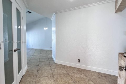 Снять в аренду виллу или дом в Мирамар, Флорида 2 спальни, 95.69м2, № 1995094 - фото 9