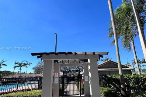 Снять в аренду виллу или дом в Мирамар, Флорида 2 спальни, 95.69м2, № 1995094 - фото 21