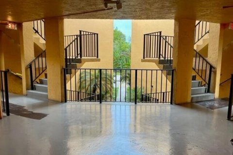 Condominio en alquiler en Deerfield Beach, Florida, 1 dormitorio, 67.35 m2 № 1210548 - foto 1