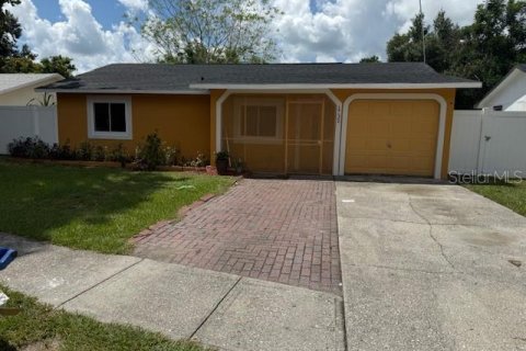 House in Winter Haven, Florida 3 bedrooms, 115.57 sq.m. № 1879329 - photo 1
