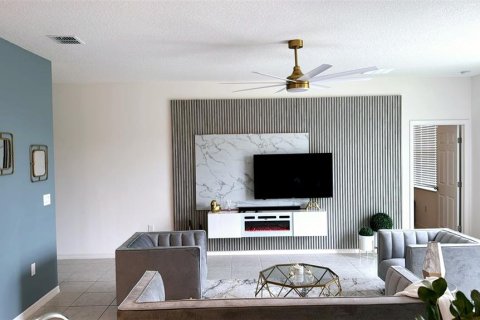 House in Haines City, Florida 4 bedrooms, 164.99 sq.m. № 1844684 - photo 4