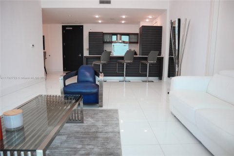 Condo in Miami, Florida, 2 bedrooms  № 1657673 - photo 4