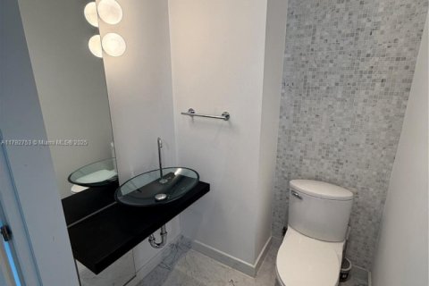 Condo in Miami, Florida, 2 bedrooms  № 1657673 - photo 21
