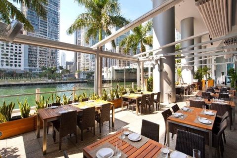 Condo in Miami, Florida, 2 bedrooms  № 1657673 - photo 27