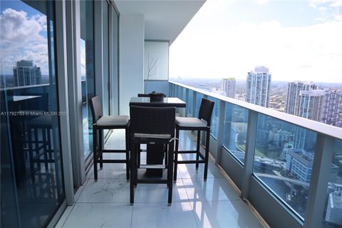 Condo in Miami, Florida, 2 bedrooms  № 1657673 - photo 23