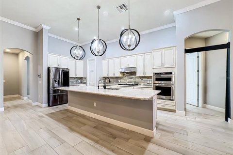 Villa ou maison à louer à Bradenton, Floride: 4 chambres, 297.47 m2 № 2399513 - photo 12