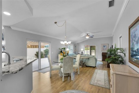 Casa en venta en Lady Lake, Florida, 2 dormitorios, 116.59 m2 № 1843509 - foto 5