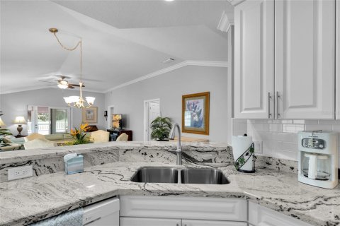 Casa en venta en Lady Lake, Florida, 2 dormitorios, 116.59 m2 № 1843509 - foto 10