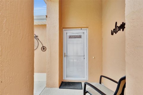 Casa en venta en Lady Lake, Florida, 2 dormitorios, 116.59 m2 № 1843509 - foto 2