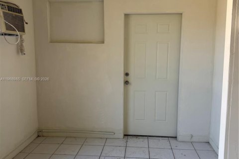 Casa en alquiler en North Miami, Florida, 3 dormitorios, 120.68 m2 № 2031852 - foto 20
