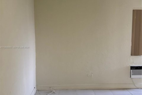 Casa en alquiler en North Miami, Florida, 3 dormitorios, 120.68 m2 № 2031852 - foto 14