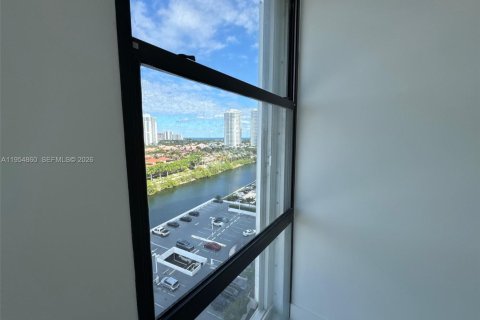 Снять в аренду кондоминиум в Авентура, Флорида 2 спальни, 106.19м2, № 2079137 - фото 23