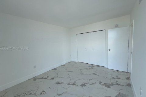 Снять в аренду кондоминиум в Авентура, Флорида 2 спальни, 106.19м2, № 2079137 - фото 29