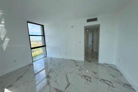 Снять в аренду кондоминиум в Авентура, Флорида 2 спальни, 106.19м2, № 2079137 - фото 24