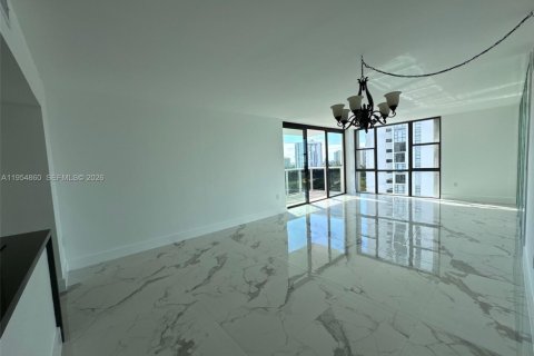 Снять в аренду кондоминиум в Авентура, Флорида 2 спальни, 106.19м2, № 2079137 - фото 7