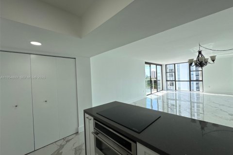 Снять в аренду кондоминиум в Авентура, Флорида 2 спальни, 106.19м2, № 2079137 - фото 9