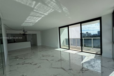 Снять в аренду кондоминиум в Авентура, Флорида 2 спальни, 106.19м2, № 2079137 - фото 17