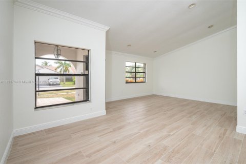 House in Sunrise, Florida 3 bedrooms, 152.82 sq.m. № 1809202 - photo 5