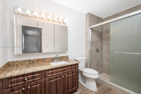 House in Sunrise, Florida 3 bedrooms, 152.82 sq.m. № 1809202 - photo 10
