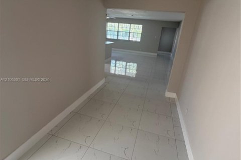Villa ou maison à louer à Plantation, Floride: 4 chambres, 153.29 m2 № 2422071 - photo 16