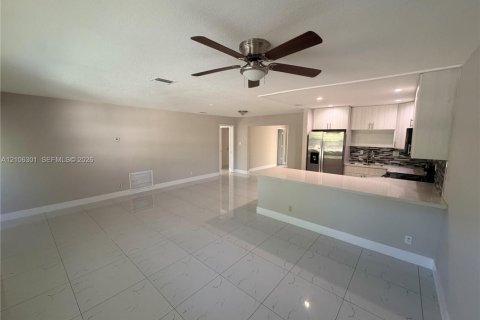 Villa ou maison à Plantation, Floride 4 chambres, 153.29 m2 № 2422071
