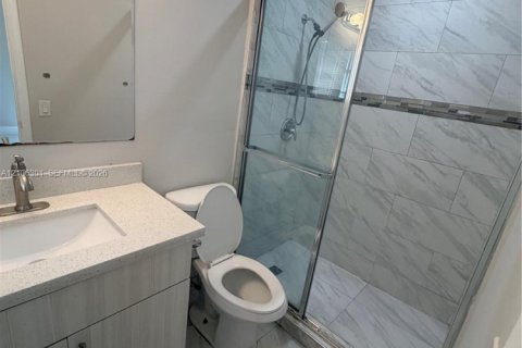 Villa ou maison à louer à Plantation, Floride: 4 chambres, 153.29 m2 № 2422071 - photo 12