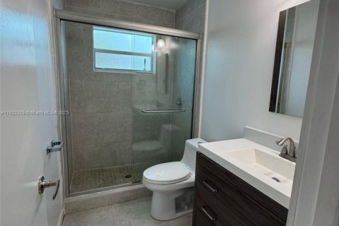 Снять в аренду виллу или дом в Майами, Флорида 3 спальни, 261.06м2, № 1788915 - фото 16