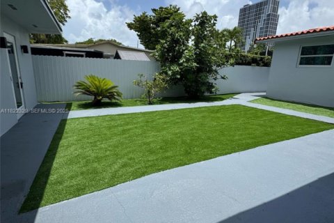 Снять в аренду виллу или дом в Майами, Флорида 3 спальни, 261.06м2, № 1788915 - фото 20