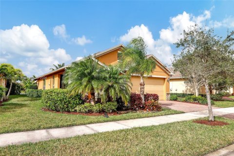 Casa en venta en Port St. Lucie, Florida, 2 dormitorios, 162.39 m2 № 1701819 - foto 3