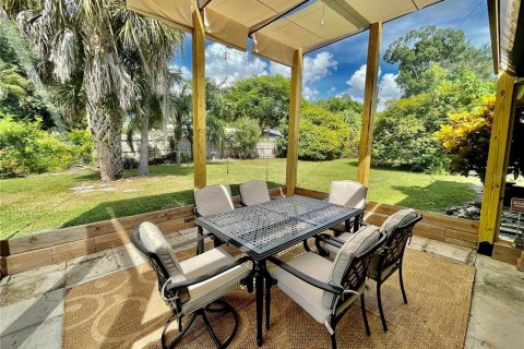 Villa ou maison à louer à Sarasota, Floride: 2 chambres, 137.4 m2 № 1842079 - photo 2