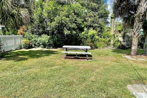 Villa ou maison à louer à Sarasota, Floride: 2 chambres, 137.4 m2 № 1842079 - photo 14