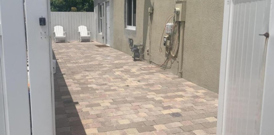 Condominio en Lake Worth, Florida, 1 dormitorio № 1186894