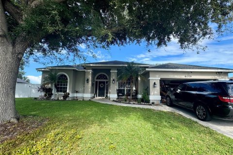 House in Palmetto, Florida 4 bedrooms, 208.57 sq.m. № 2377845