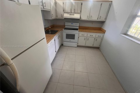 Apartamento en alquiler en North Lauderdale, Florida, 2 dormitorios, 92.9 m2 № 1840930 - foto 2