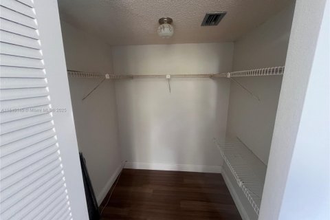 Apartamento en alquiler en North Lauderdale, Florida, 2 dormitorios, 92.9 m2 № 1840930 - foto 6