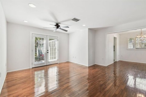 Casa en venta en Tampa, Florida, 2 dormitorios, 99.78 m2 № 1780687 - foto 16