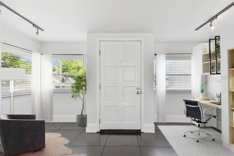 Villa ou maison à vendre à Tampa, Floride: 2 chambres, 99.78 m2 № 1780687 - photo 2