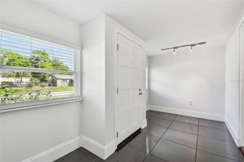 Casa en venta en Tampa, Florida, 2 dormitorios, 99.78 m2 № 1780687 - foto 14