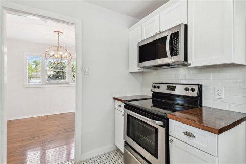 Villa ou maison à vendre à Tampa, Floride: 2 chambres, 99.78 m2 № 1780687 - photo 21