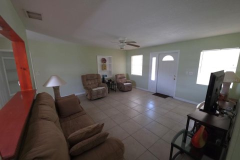 House in Clermont, Florida 3 bedrooms, 98.38 sq.m. № 2139398 - photo 21